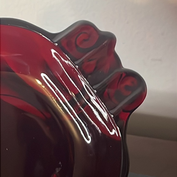 Vintage Leaf Shape Glass Ashtray by Anchor Hocking in Royal Ruby Red - Picture 6 of 9